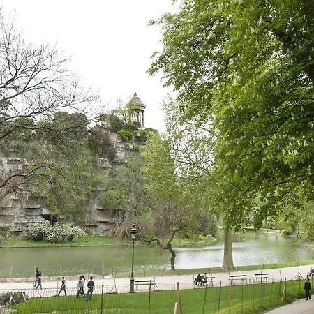 Cute Parc Chaumont Studio *
